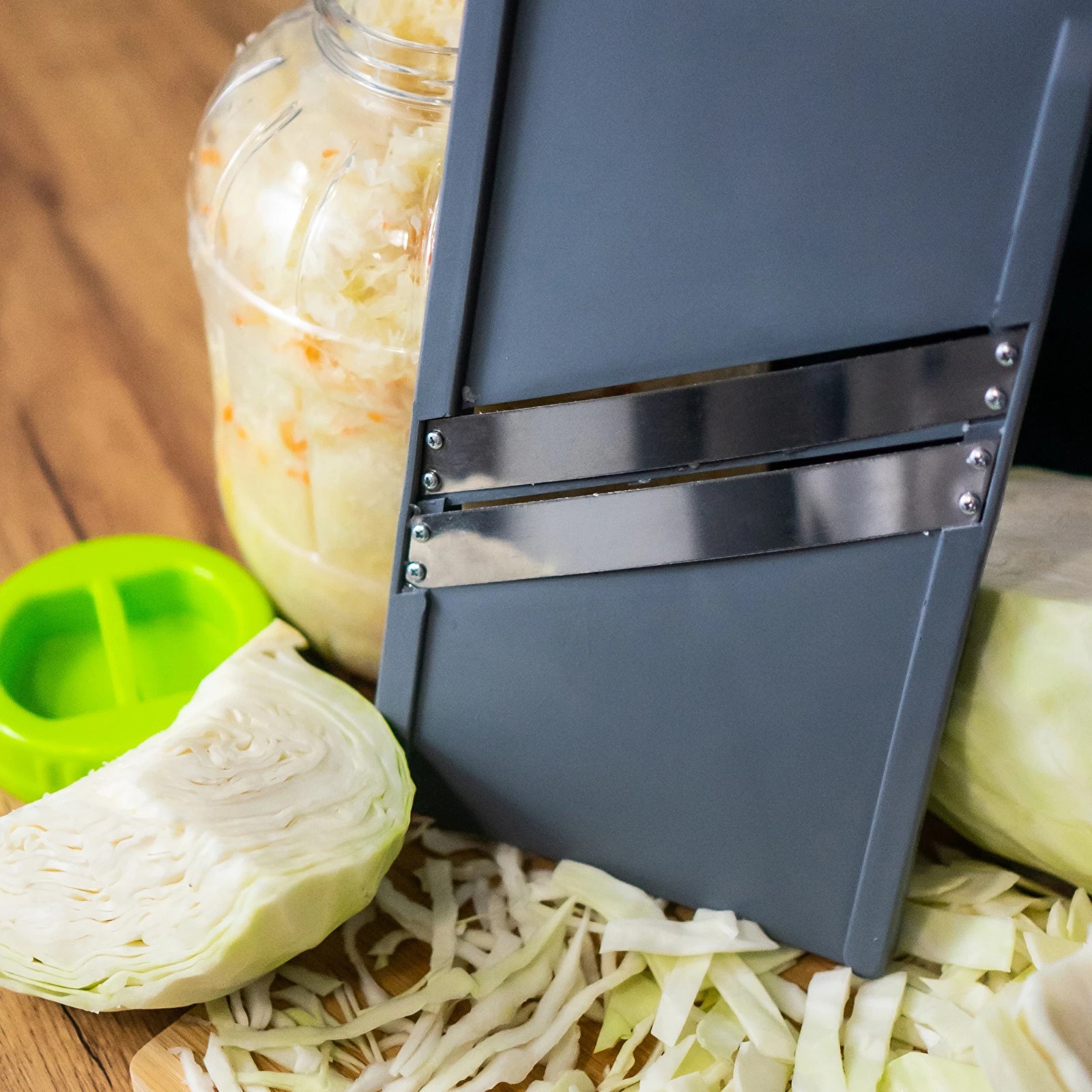 Kapsa- ja köögiviljade riiv 2-teraga plastikust