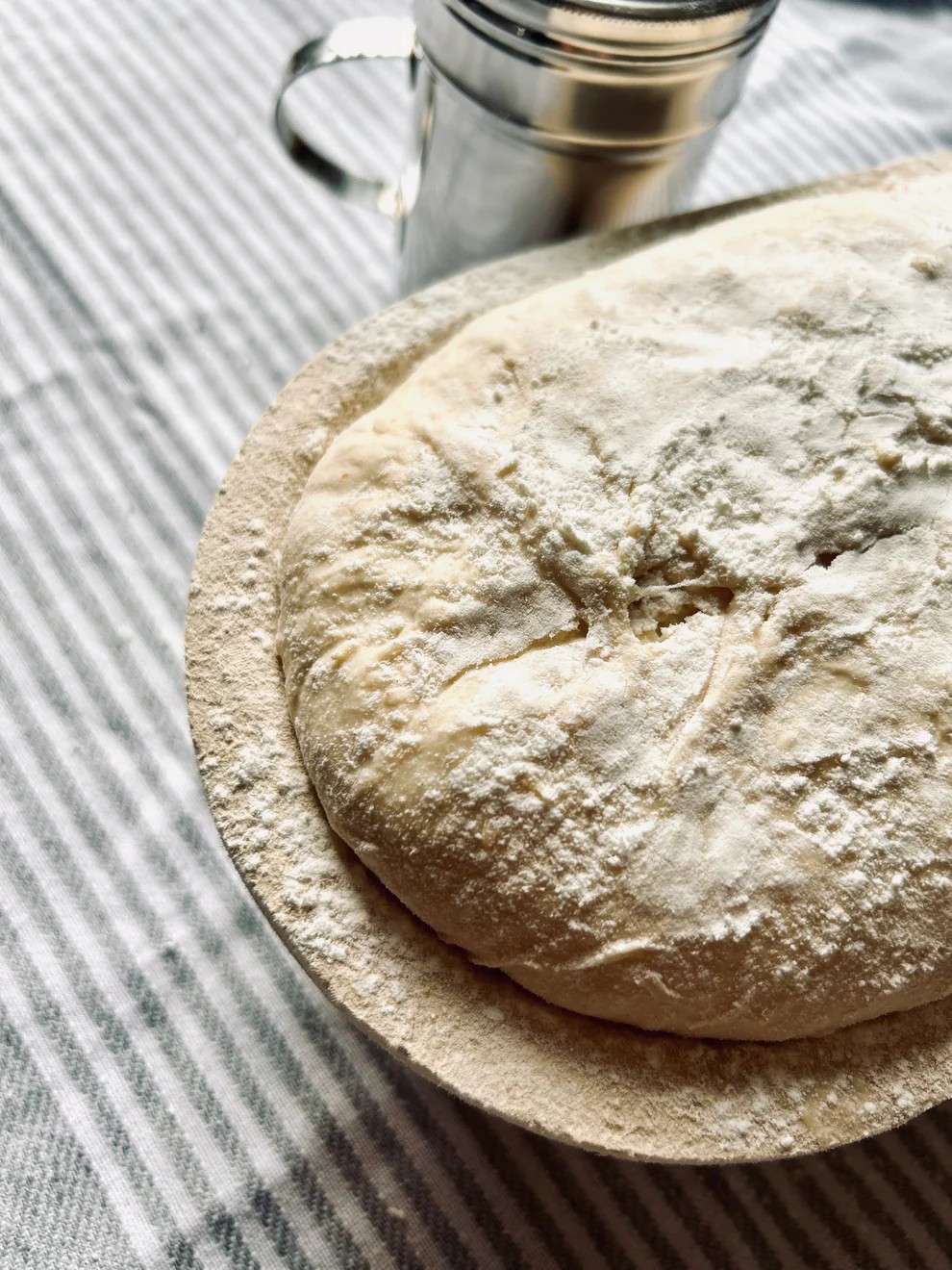 Kerkekorv puidumassist 1kg, piklik pikem ovaalne, lainelise pinnaga