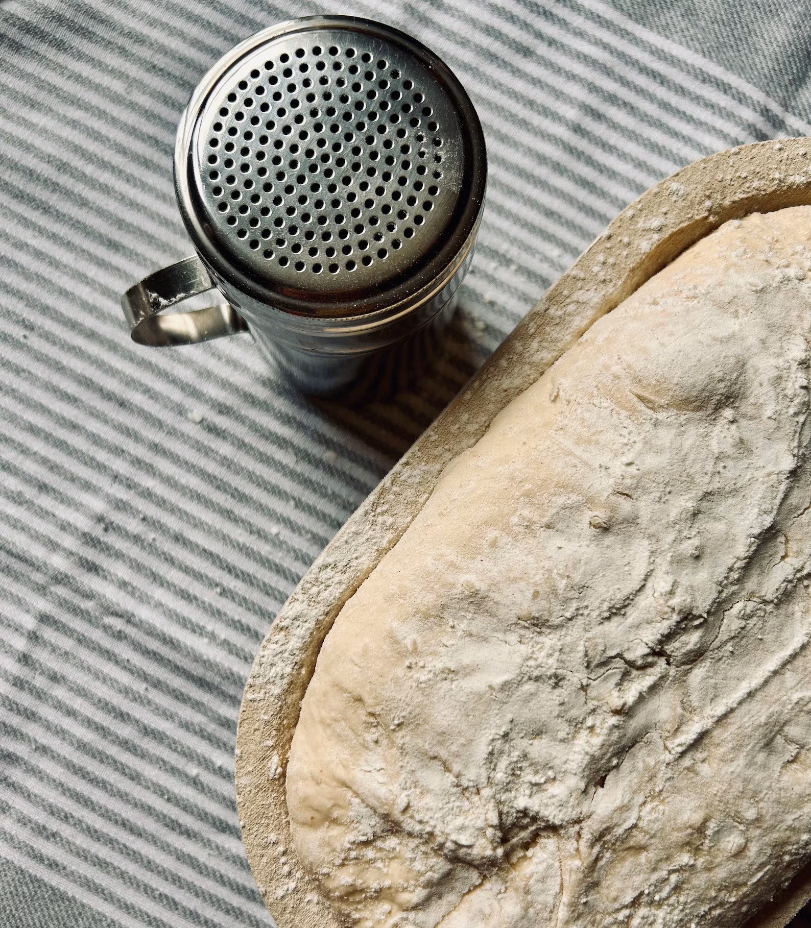 Kerkekorv puidumassist 1kg, piklik pikem ovaalne, lainelise pinnaga