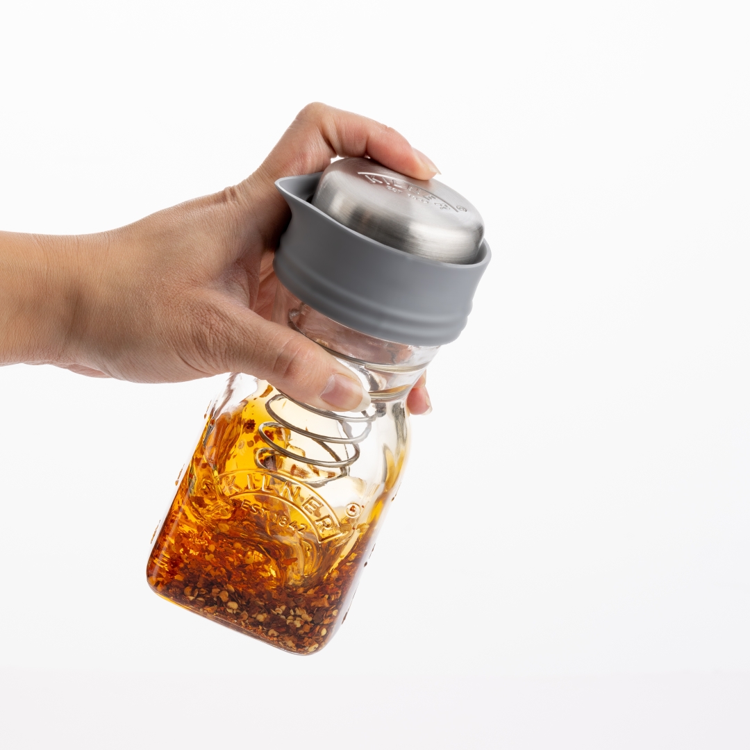 Salatikastme valmistamise anum Kilner